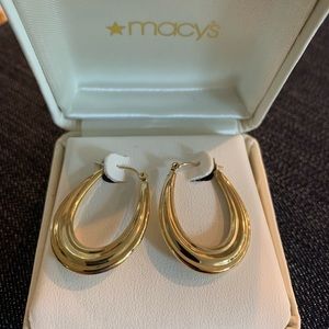 14 Carat Yellow Gold Oval Hoops